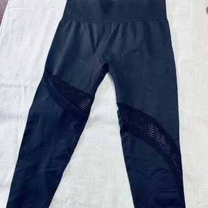 Zyia crop leggings with cutouts